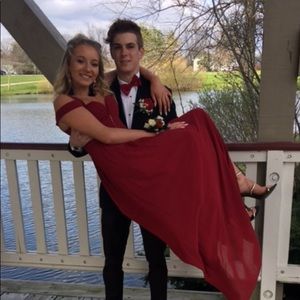 Meet your Posher, Carly